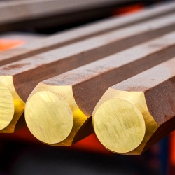 Латунный шестигранник тянутый 8х5000 мм ЛЖС58-1-1 ГОСТ Р 52597-2006 - фото